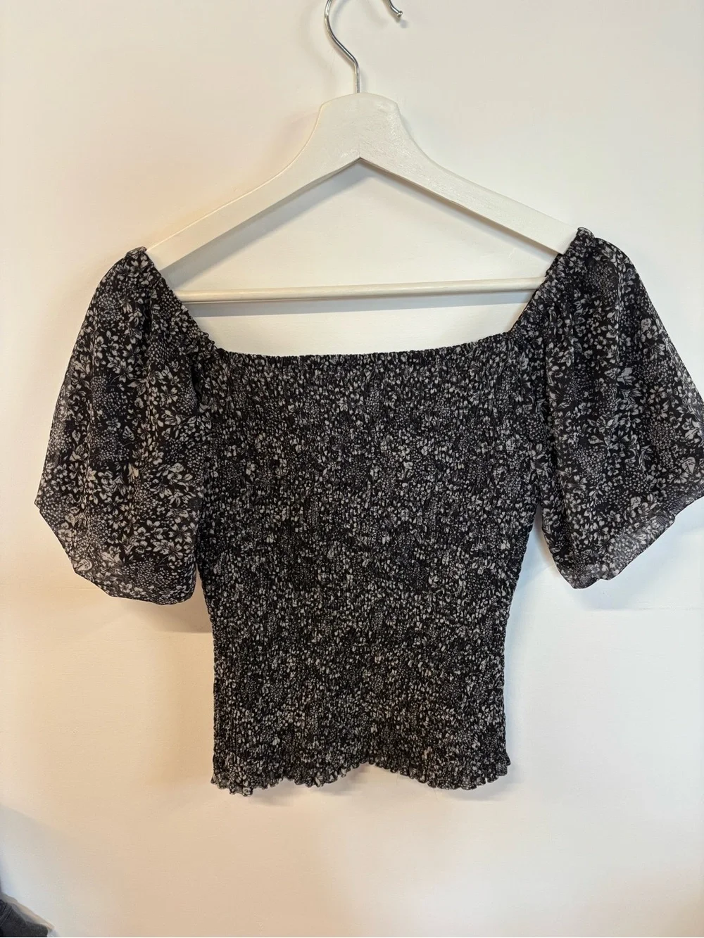 Anthropologie Aurelia Smocked Top Size Small - Picture 3 of 4
